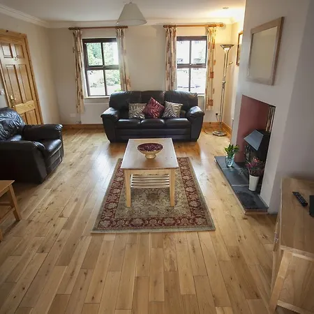 Annacarriga Estate * Killaloe
